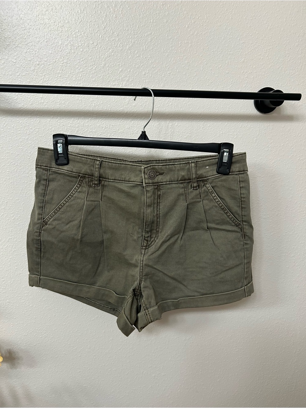 Women's Olive Casual High Rise Mom Shorts